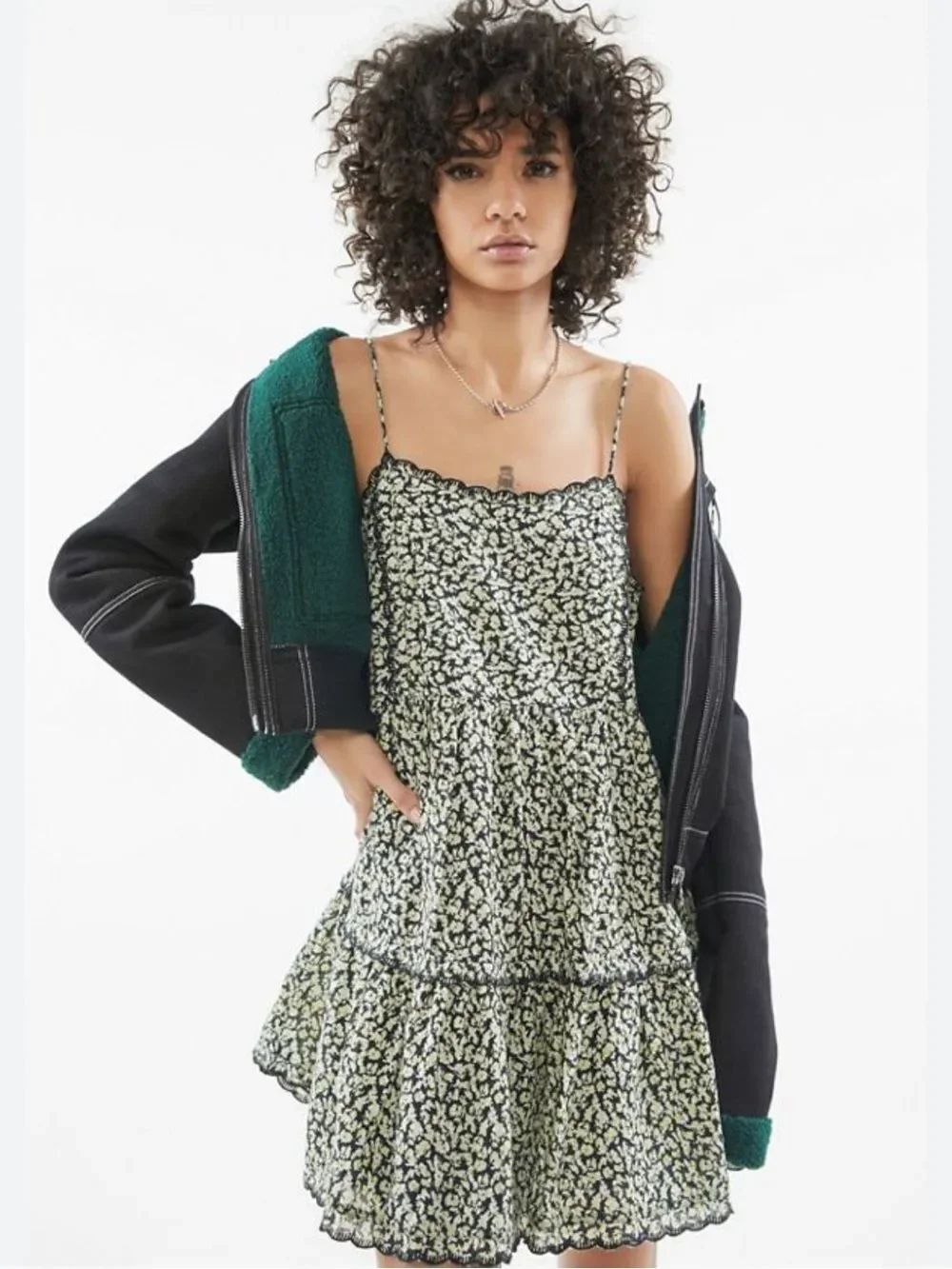 Urban Outfitters Hanna Scalloped Floral Dress Women’s XS